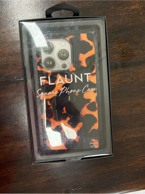 Flaunt-Square Phone Case for iPhone 14 Pro - Black & Orange